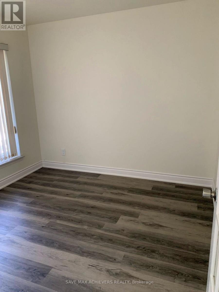 44 Strathavon Drive, Toronto, Ontario  M9V 2H6 - Photo 6 - W13745284