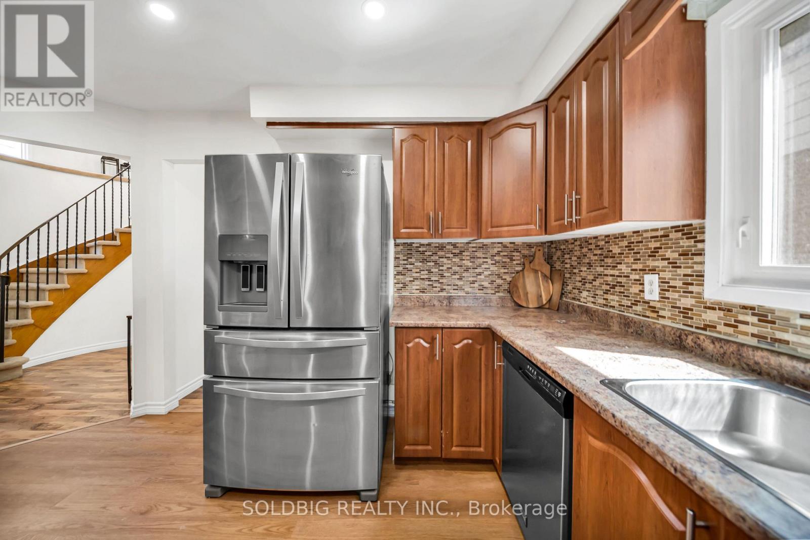 76 Banting Crescent, Brampton, Ontario  L6Y 2K9 - Photo 10 - W13745386