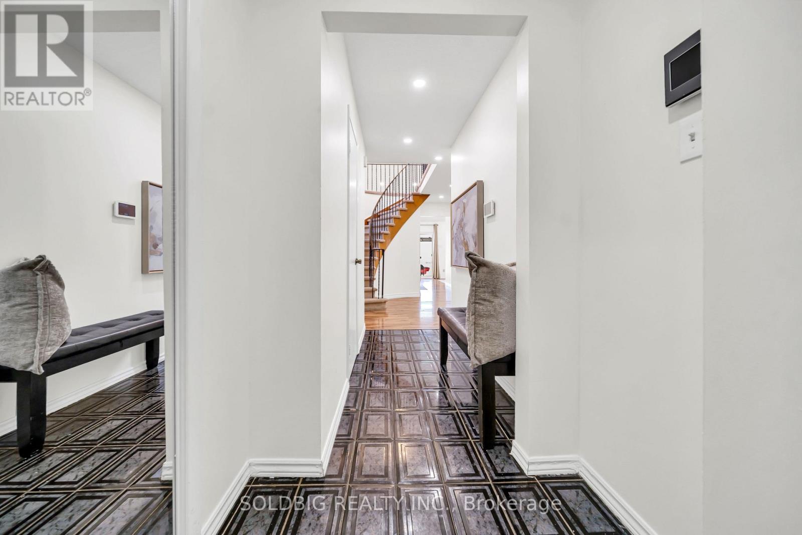 76 Banting Crescent, Brampton, Ontario  L6Y 2K9 - Photo 2 - W13745386
