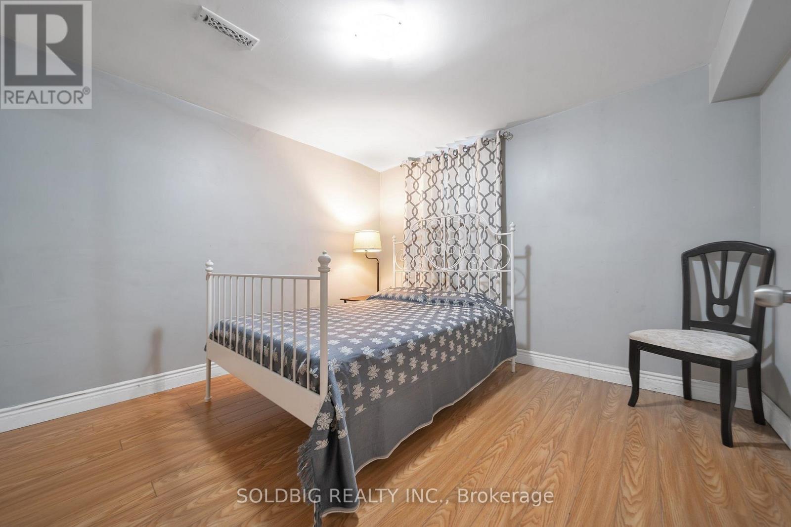 76 Banting Crescent, Brampton, Ontario  L6Y 2K9 - Photo 28 - W13745386
