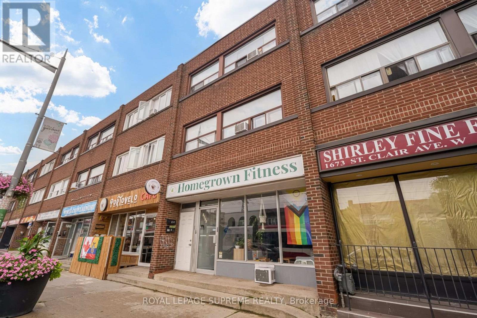 1671 ST CLAIR AVENUE W, Toronto, Ontario