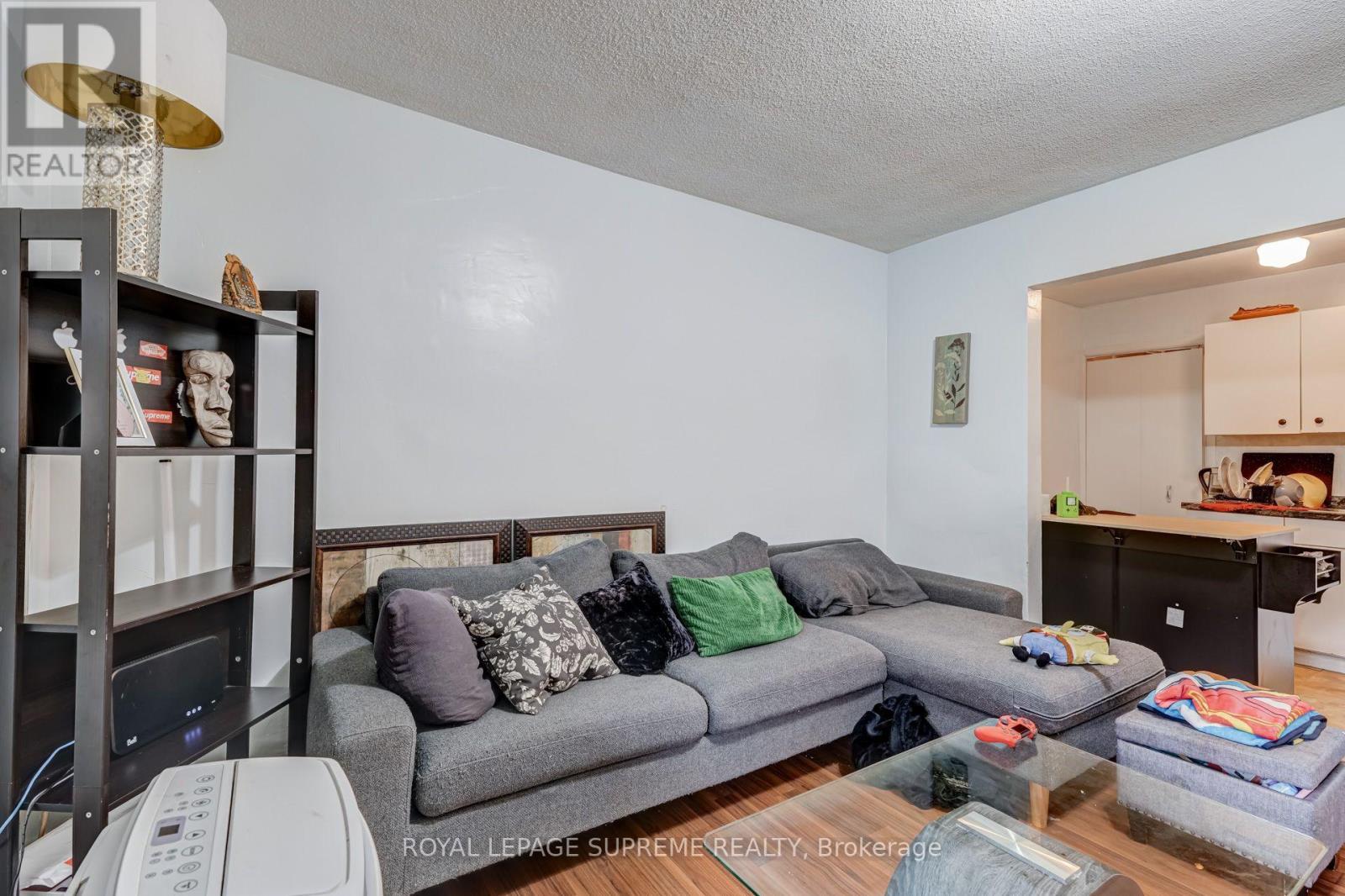 1671 St Clair Avenue W, Toronto, Ontario  M6N 1H9 - Photo 18 - W13745488