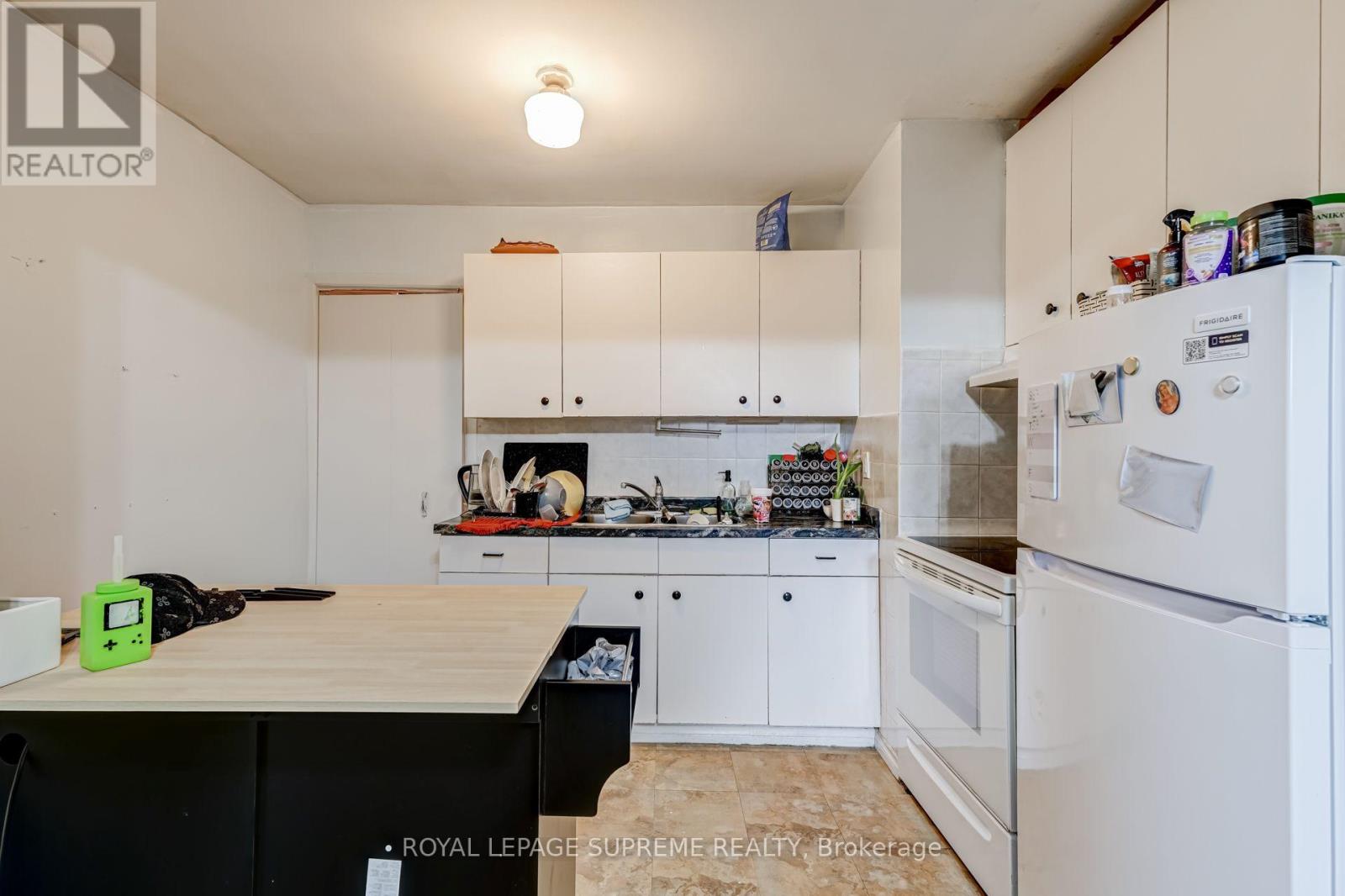 1671 St Clair Avenue W, Toronto, Ontario  M6N 1H9 - Photo 19 - W13745488