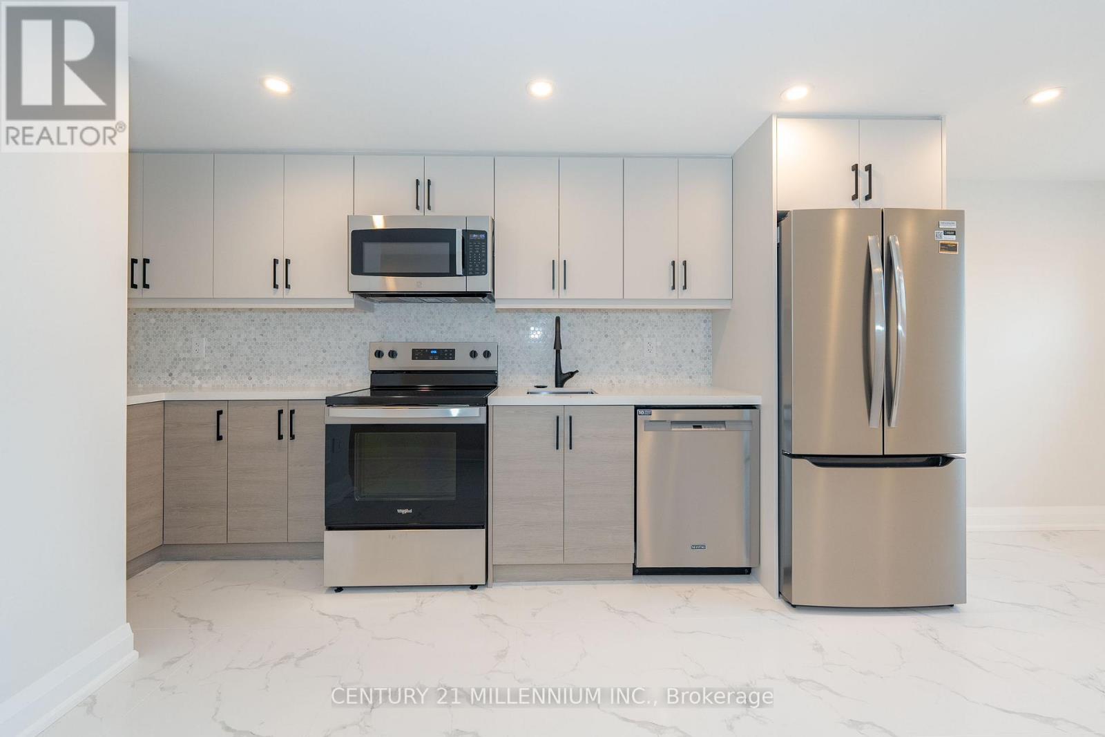 C - 31 Mariposa Avenue, Toronto, Ontario  M6N 4A1 - Photo 10 - W13745534