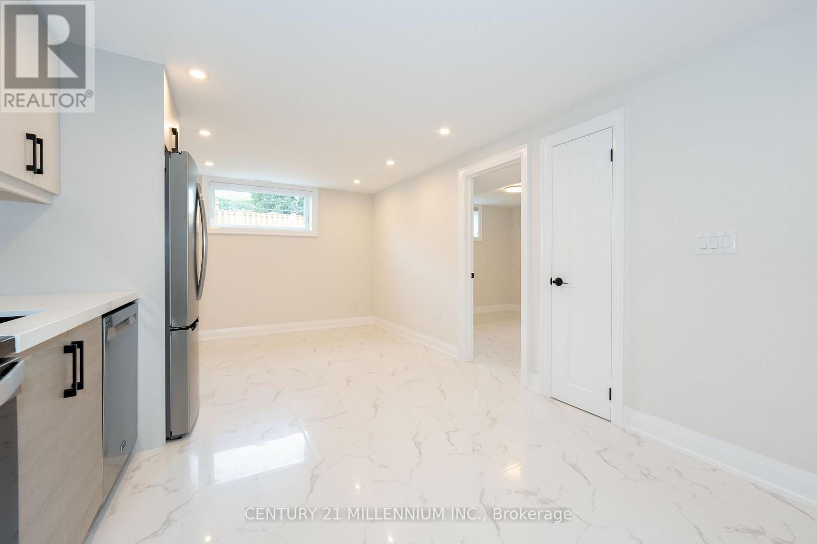 C - 31 Mariposa Avenue, Toronto, Ontario  M6N 4A1 - Photo 11 - W13745534