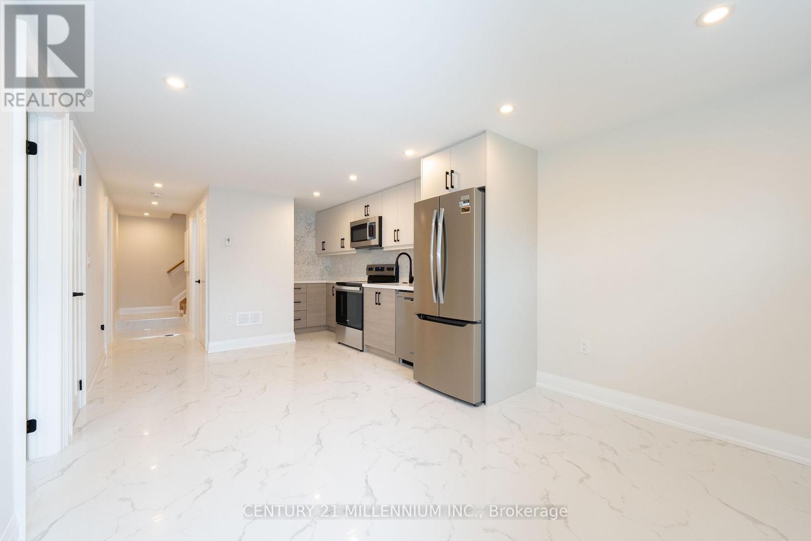 C - 31 Mariposa Avenue, Toronto, Ontario  M6N 4A1 - Photo 12 - W13745534