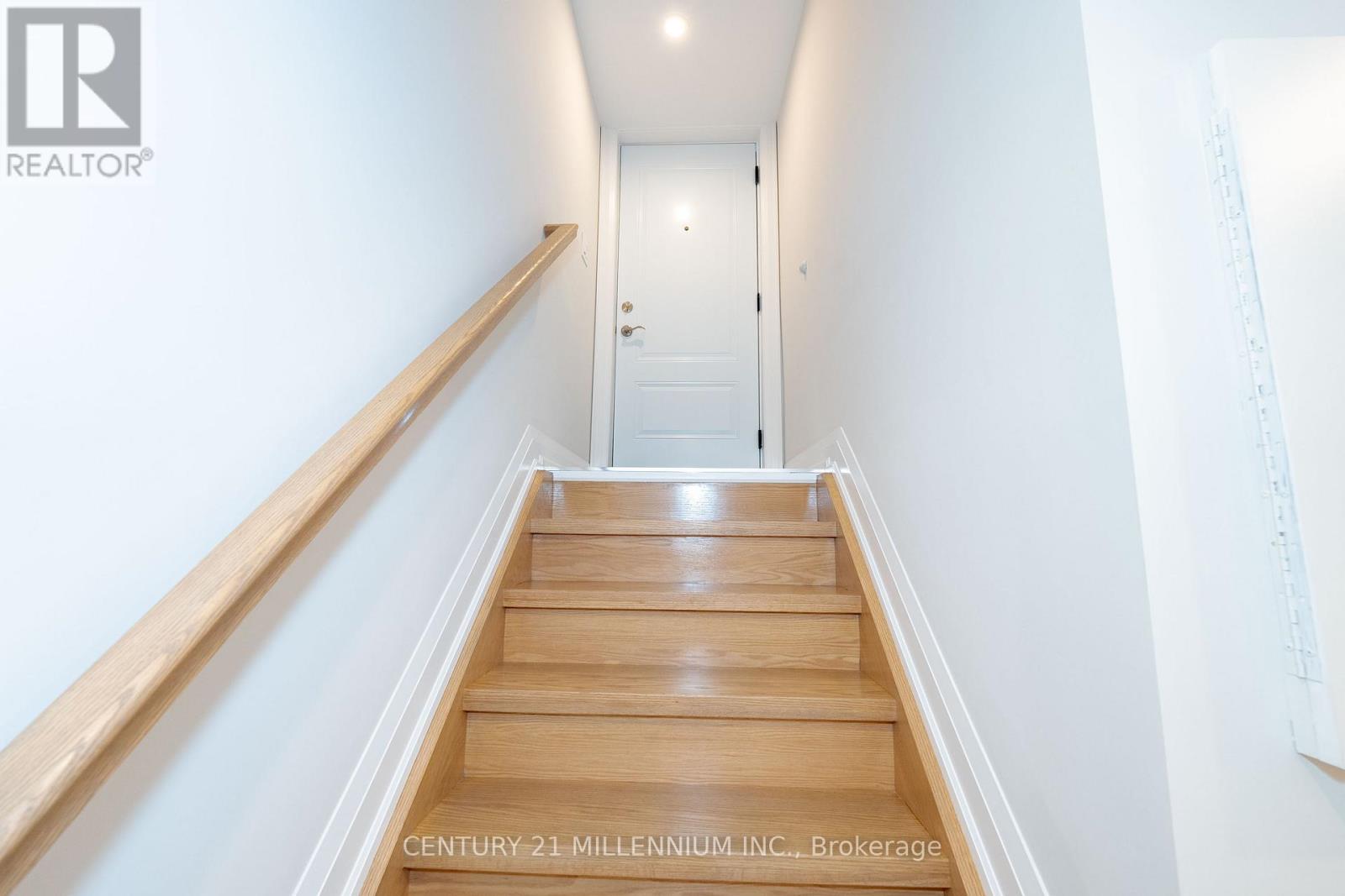 C - 31 Mariposa Avenue, Toronto, Ontario  M6N 4A1 - Photo 4 - W13745534