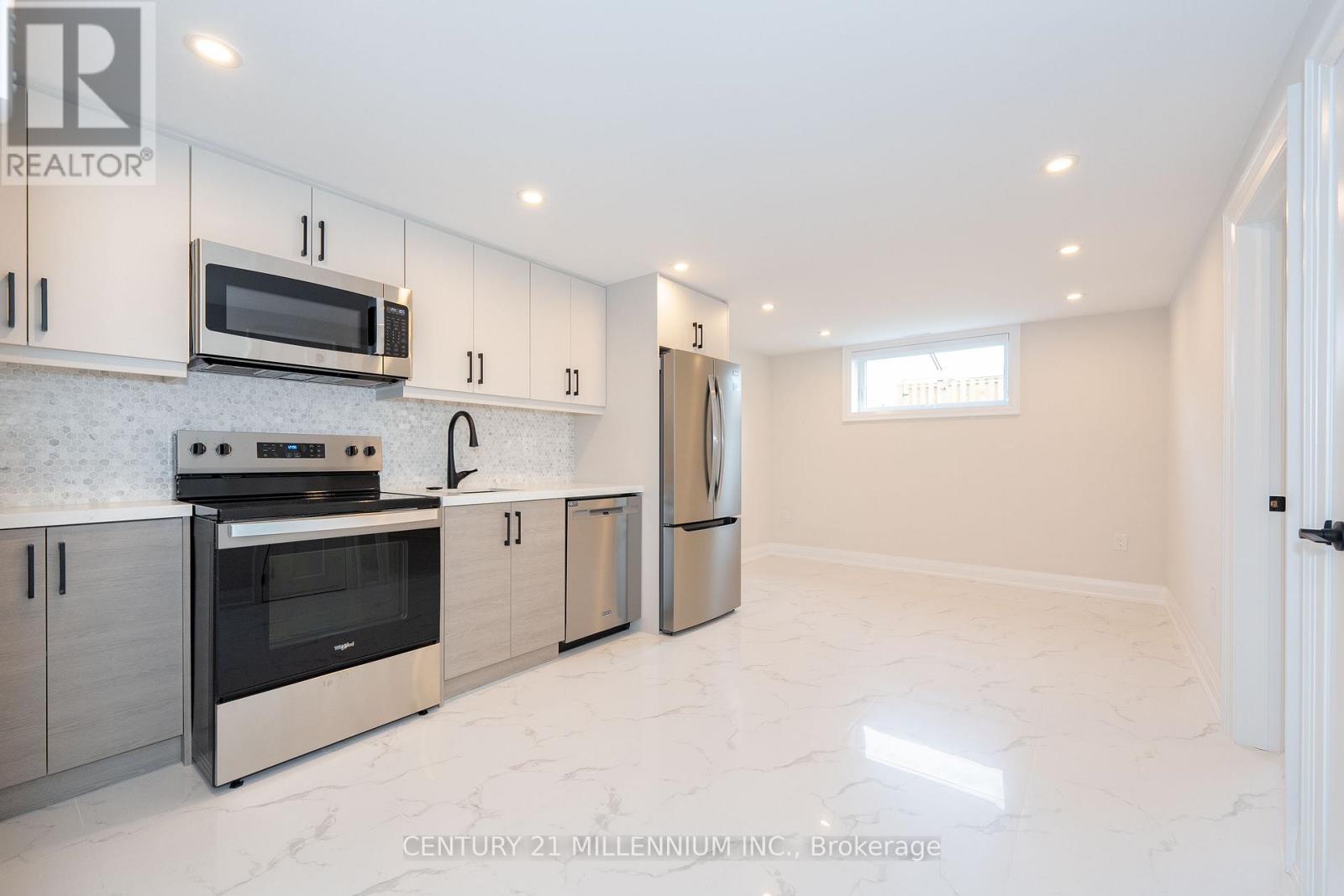 C - 31 Mariposa Avenue, Toronto, Ontario  M6N 4A1 - Photo 9 - W13745534