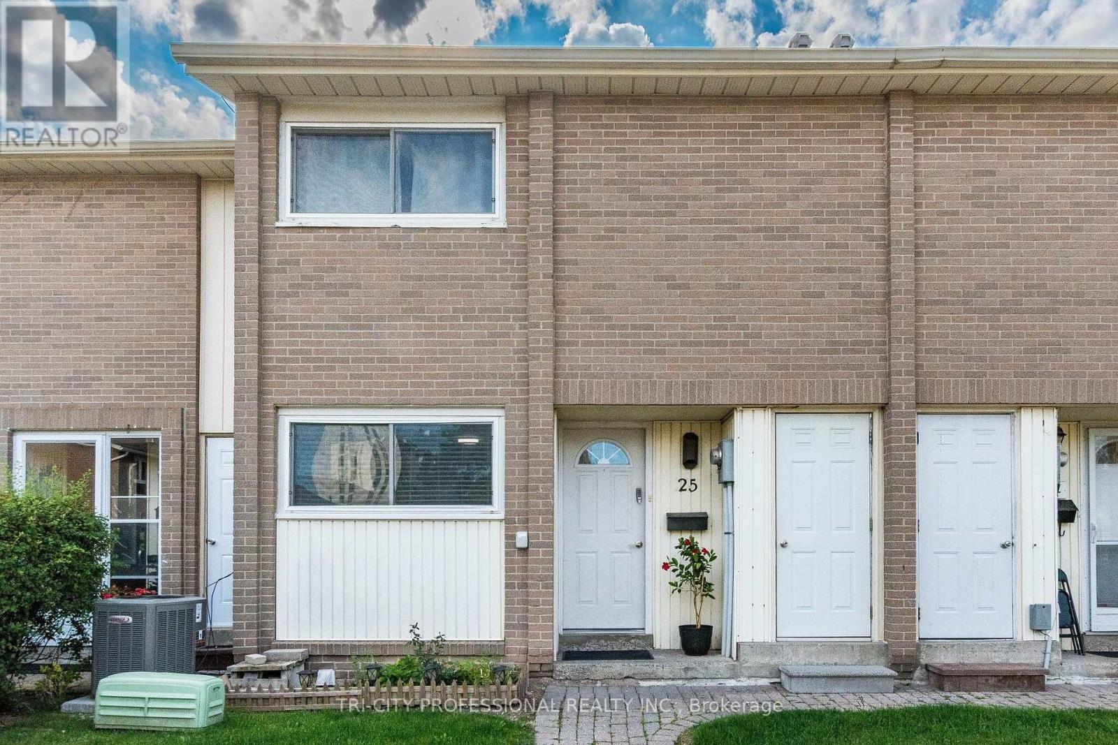 25 Craigleigh Crescent, Brampton, Ontario  L6T 2E3 - Photo 6 - W13745542