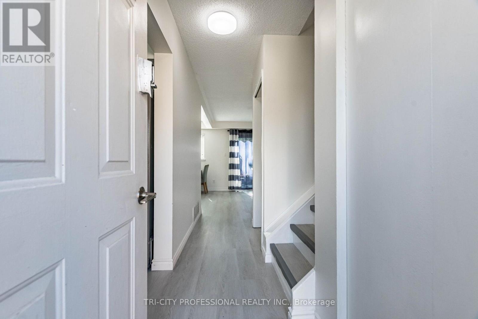 25 Craigleigh Crescent, Brampton, Ontario  L6T 2E3 - Photo 7 - W13745542