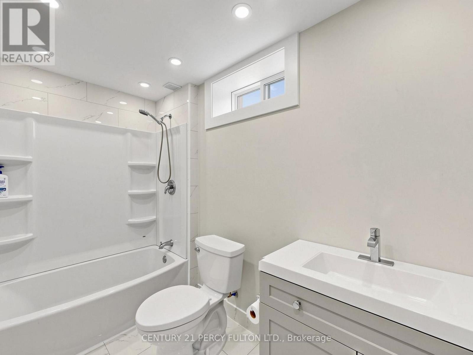 18 Wyman Crescent, Bradford West Gwillimbury, Ontario L3Z 3J5 - Photo 32 - N13739268
