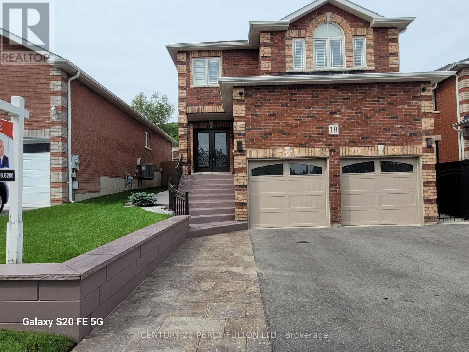 18 Wyman Crescent, Bradford West Gwillimbury, Ontario L3Z 3J5 - Photo 3 - N13739268