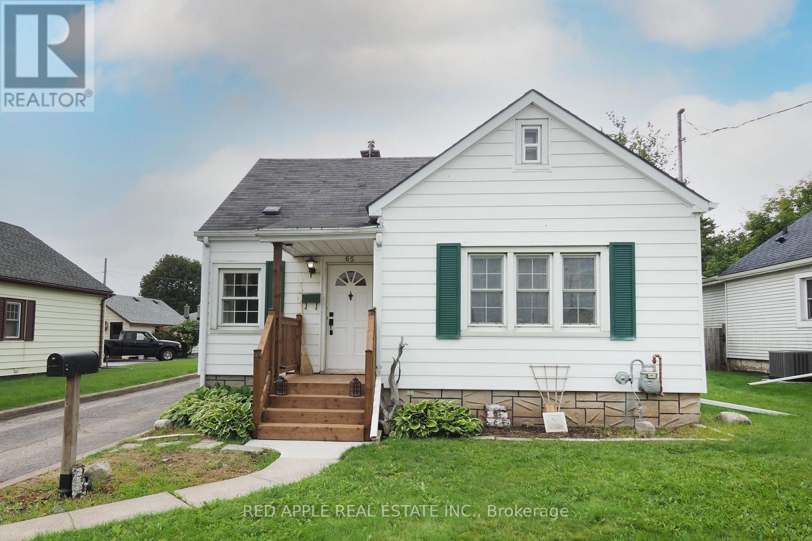 65 Elgin Street S, Cambridge, Ontario  N1R 5G6 - Photo 2 - X13745306
