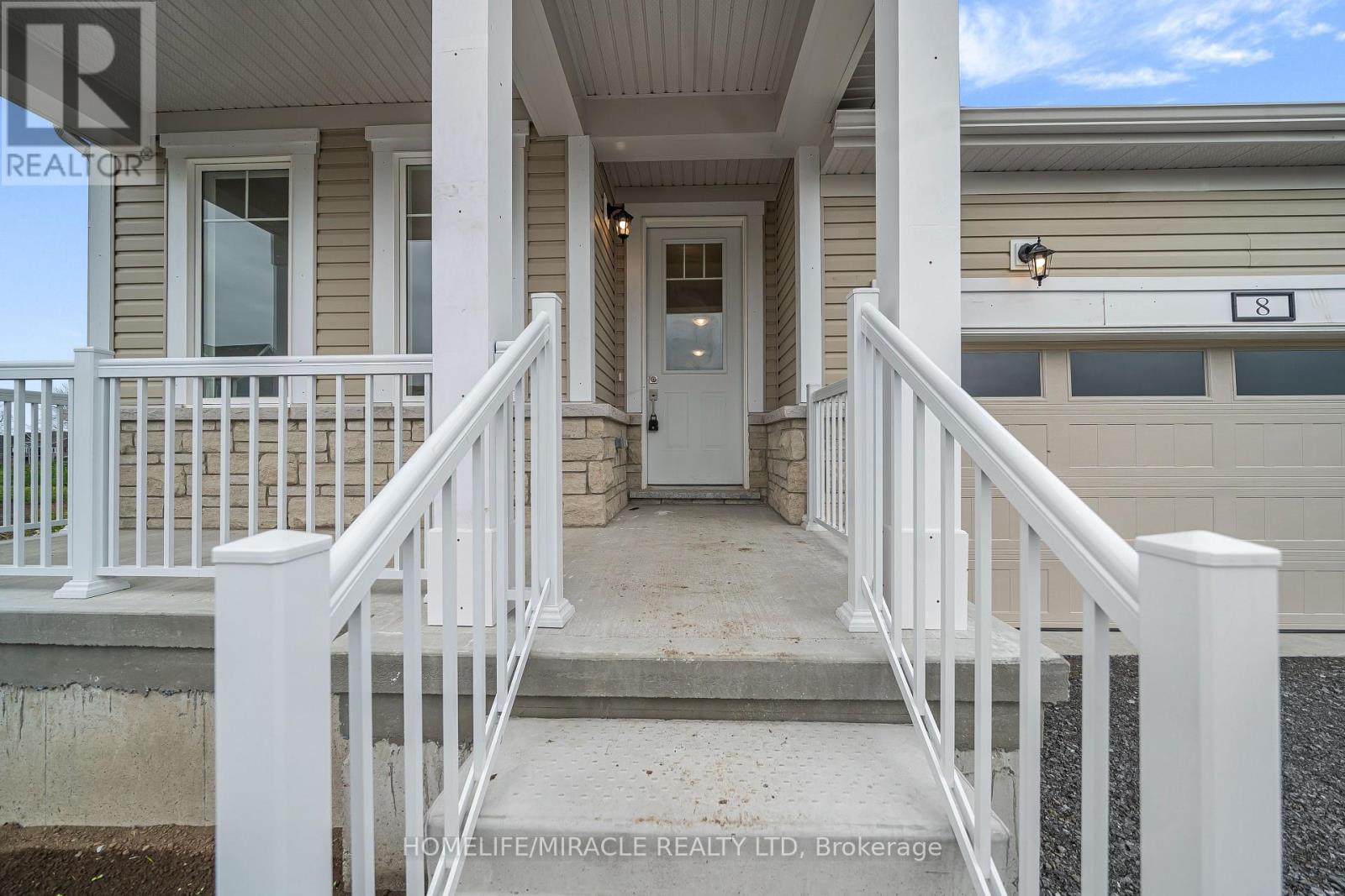 8 Royal Oak Crescent, Loyalist, Ontario  K0H 1G0 - Photo 4 - X13745366