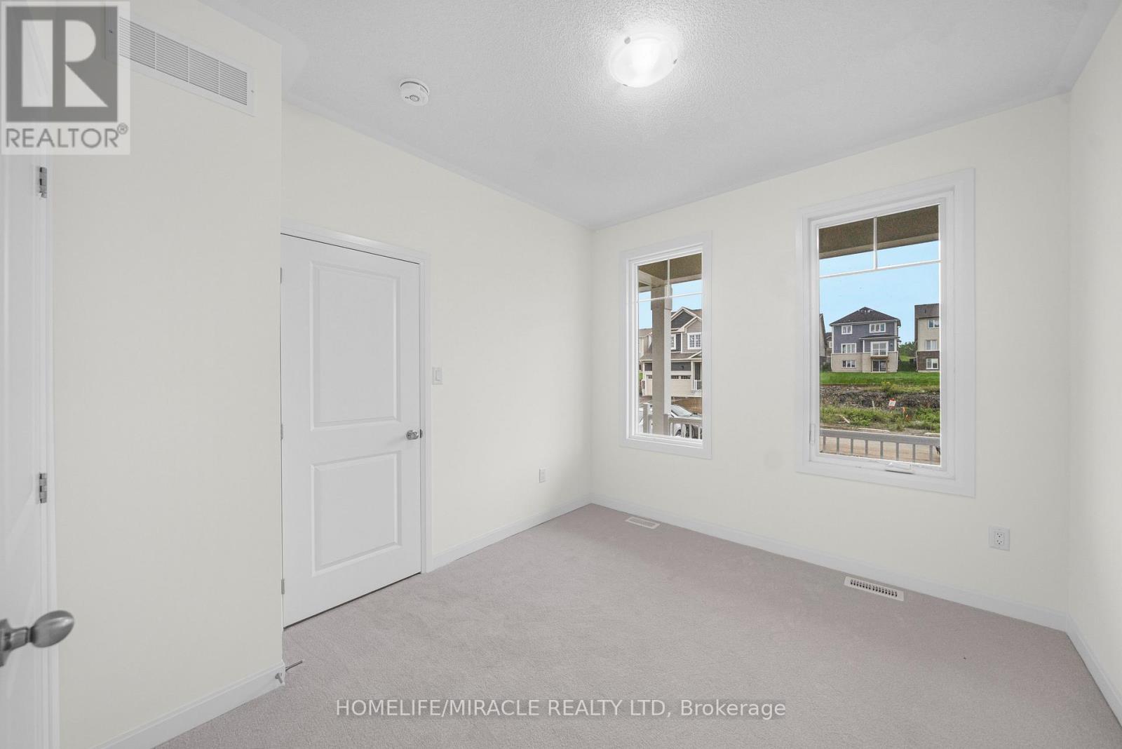 8 Royal Oak Crescent, Loyalist, Ontario  K0H 1G0 - Photo 8 - X13745366
