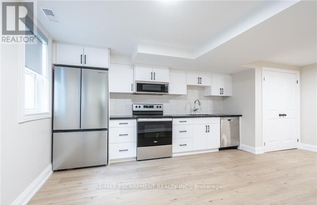 D - 80 Irene Avenue, Hamilton, Ontario L8G 2B2 - Photo 4 - X13745368
