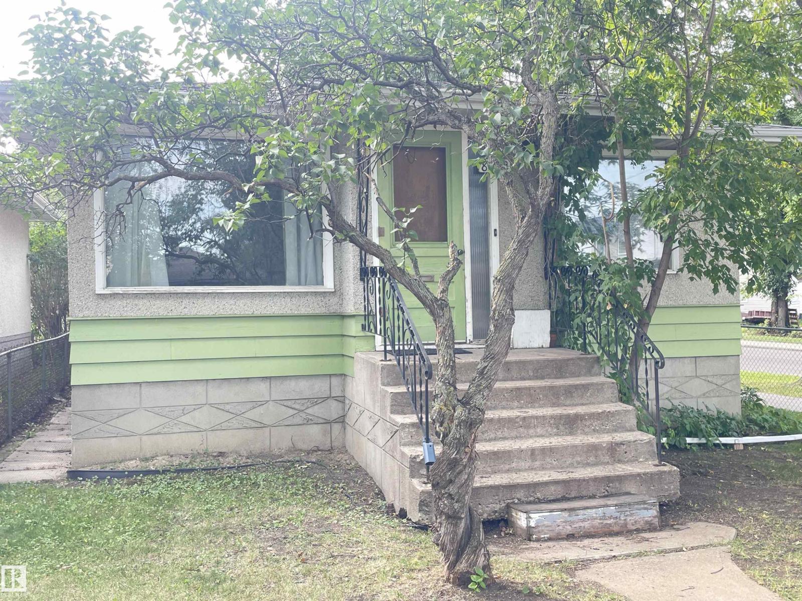 8759 81 Av Nw, Edmonton, Alberta  T6C 0W5 - Photo 2 - E4507089