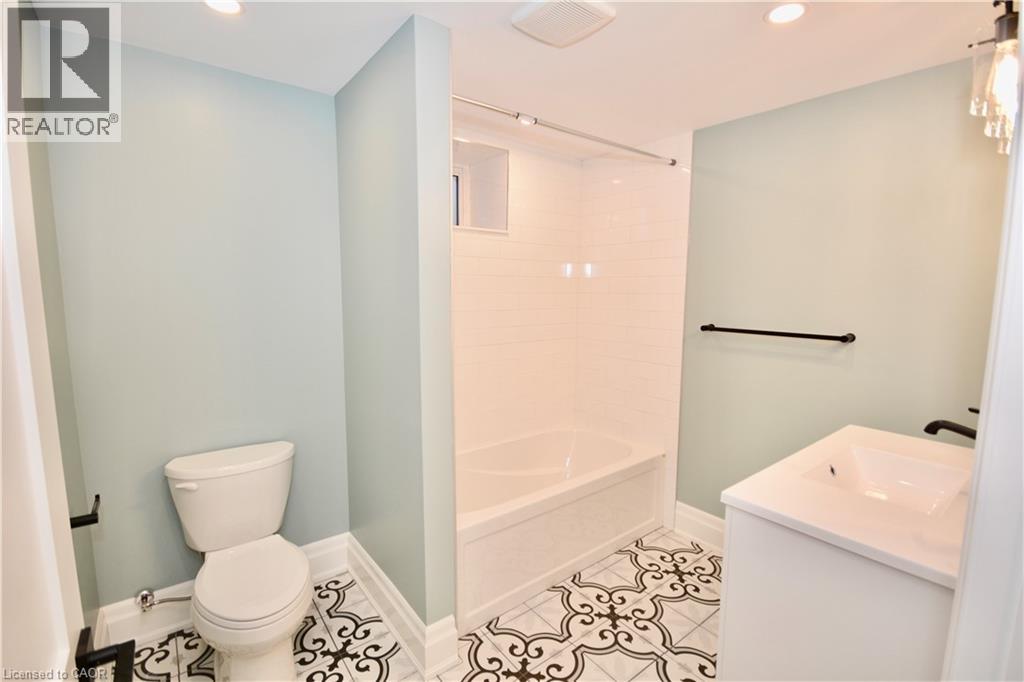 17 Inverness Avenue W Unit# Lower, Hamilton, Ontario  L9C 1A1 - Photo 13 - 40860478