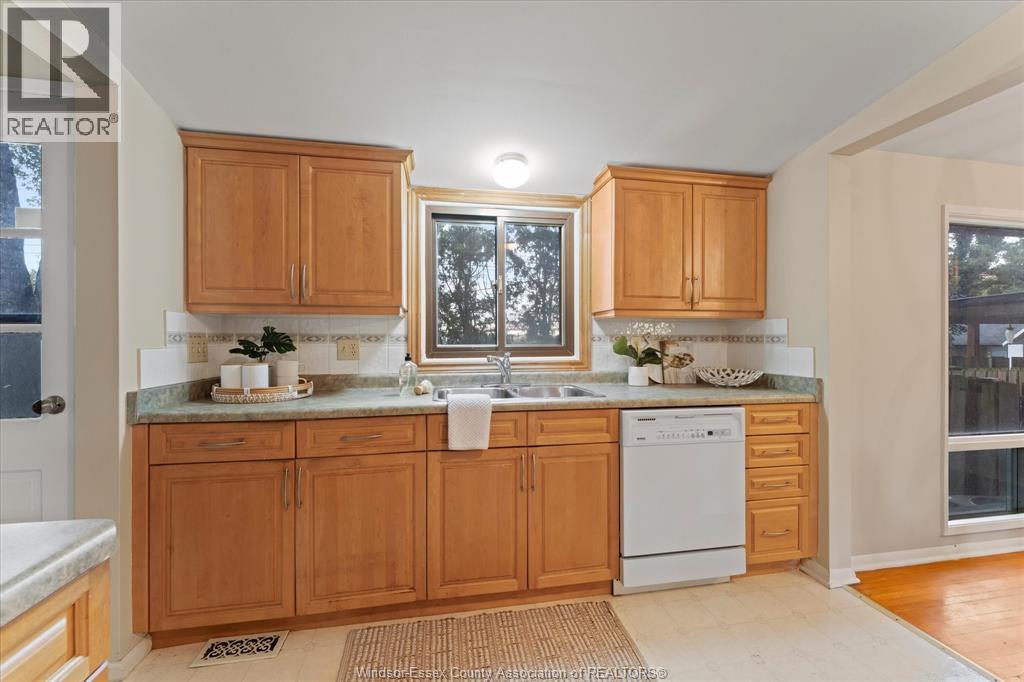 4339 Ashfield Crescent, Windsor, Ontario  N9G 2G8 - Photo 11 - 26021675