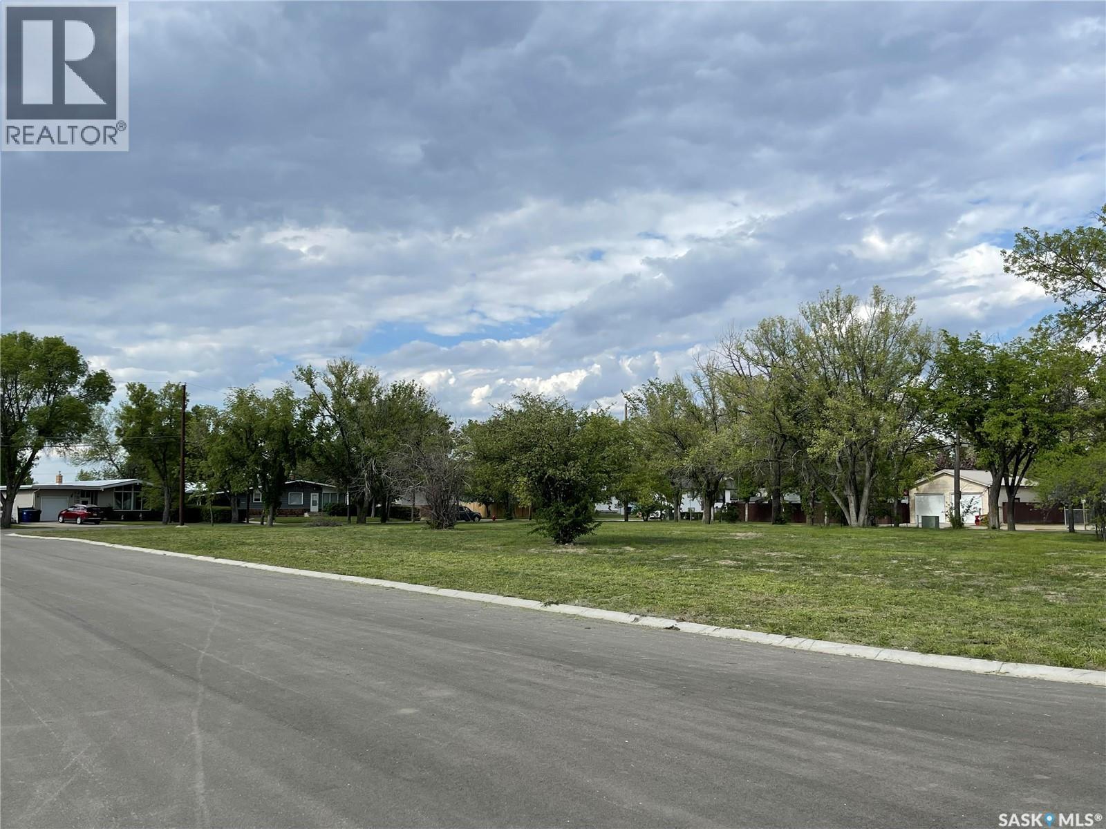 40 Kenney Crescent, Weyburn, Saskatchewan  S4H 1L3 - Photo 3 - SK047562