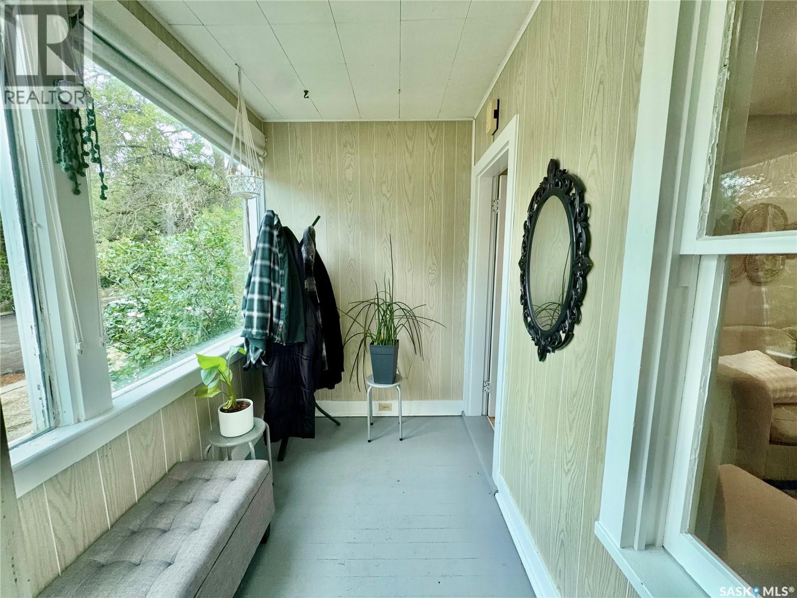 1449 Mcintosh Street, Regina, Saskatchewan  S4T 5C4 - Photo 2 - SK047553