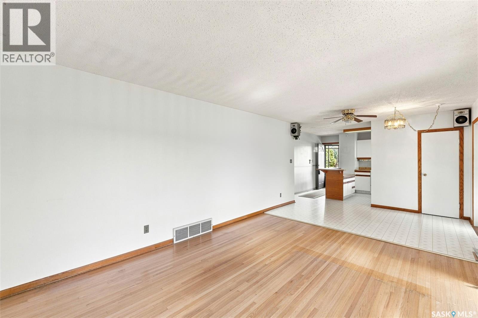 1564 Horace Street, Regina, Saskatchewan  S4T 5M1 - Photo 11 - SK047492