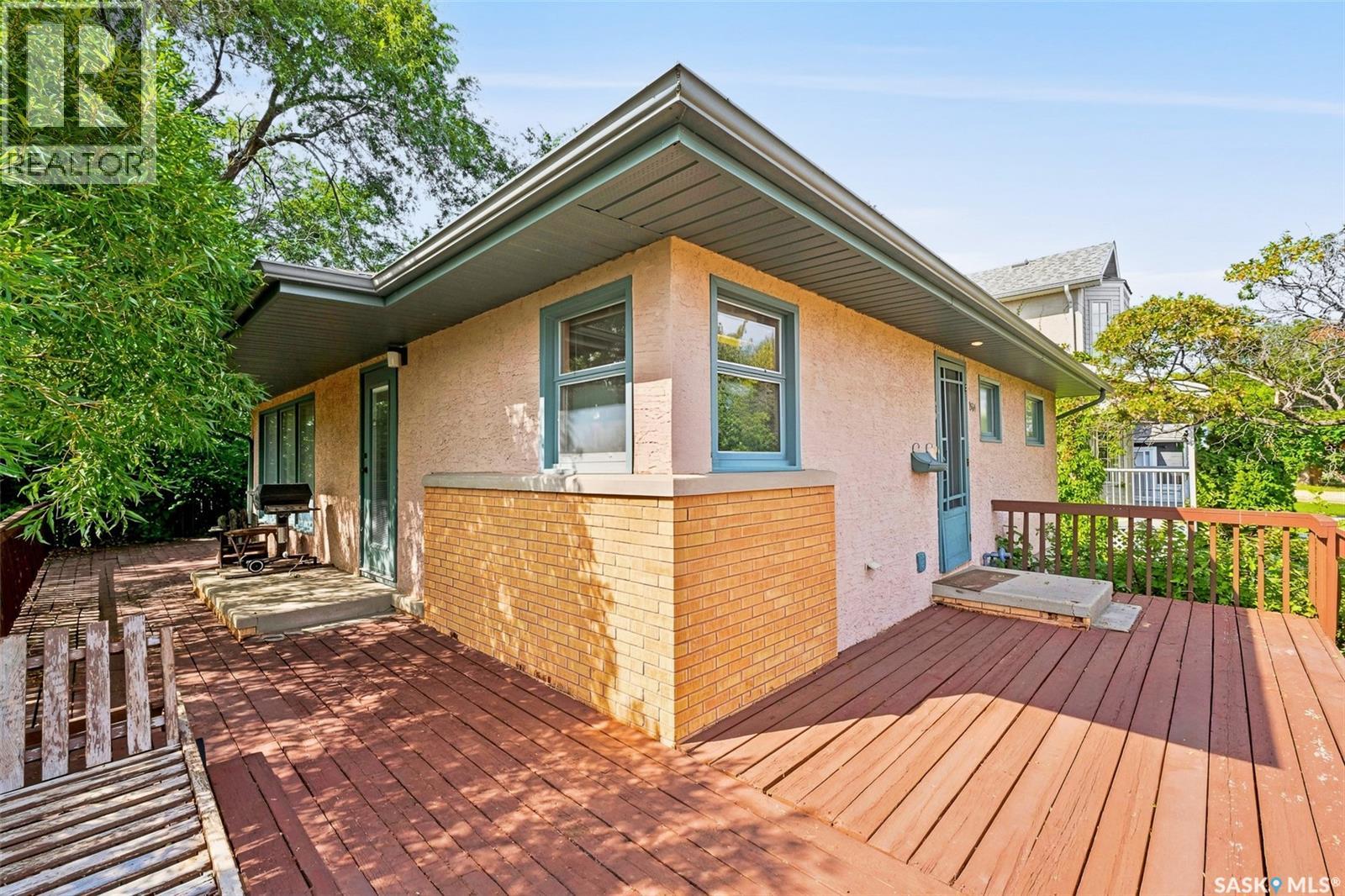 1564 Horace Street, Regina, Saskatchewan  S4T 5M1 - Photo 4 - SK047492