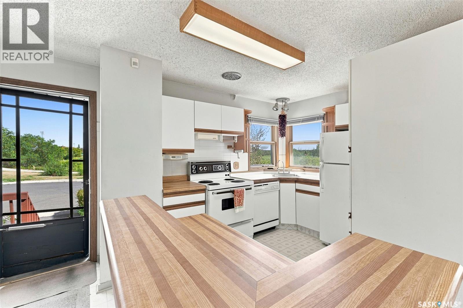 1564 Horace Street, Regina, Saskatchewan  S4T 5M1 - Photo 8 - SK047492