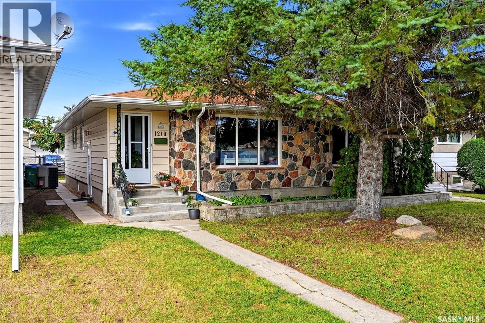 1210-1212 Dewdney AVENUE E, Regina, Saskatchewan