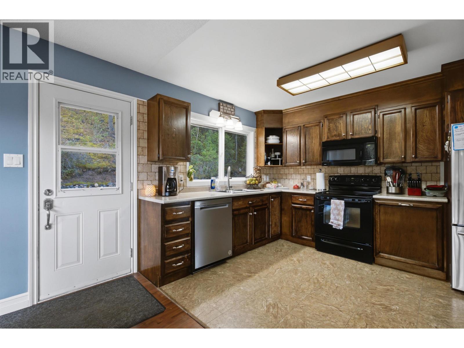 305 Hazel Street, Williams Lake, British Columbia  V2G 3C9 - Photo 3 - R3161536