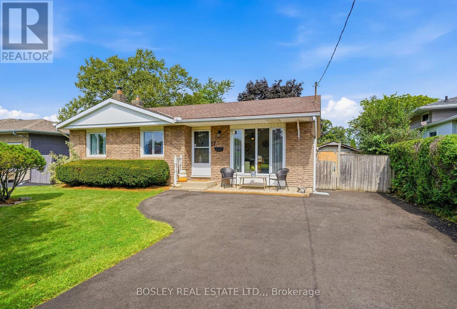17 Acadia Crescent, St. Catharines, Ontario  L2P 1H7 - Photo 35 - X13745632