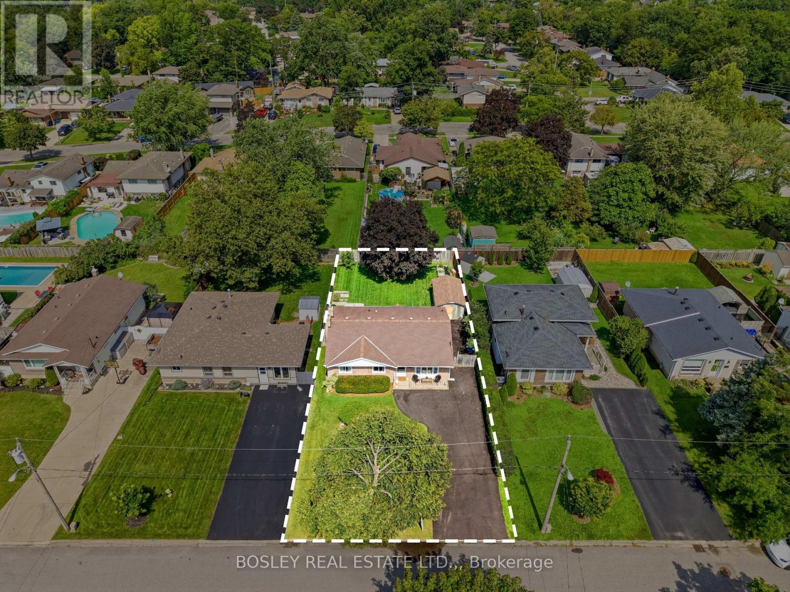 17 Acadia Crescent, St. Catharines, Ontario  L2P 1H7 - Photo 7 - X13745632