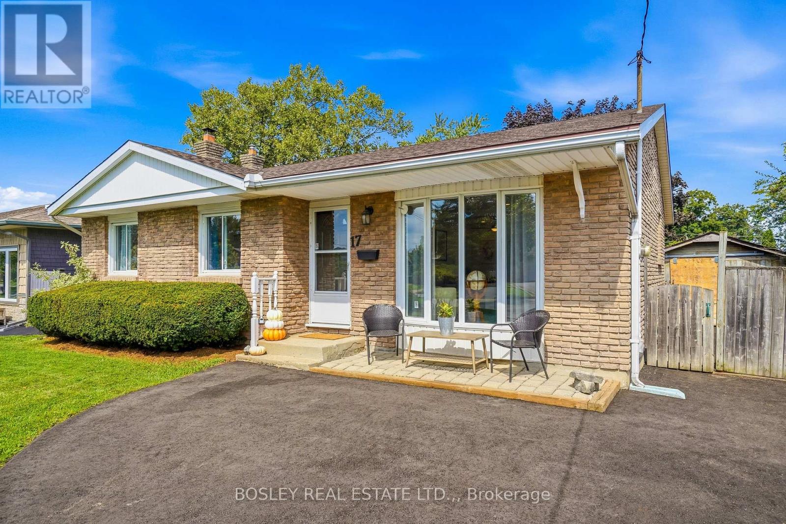 17 Acadia Crescent, St. Catharines, Ontario  L2P 1H7 - Photo 9 - X13745632