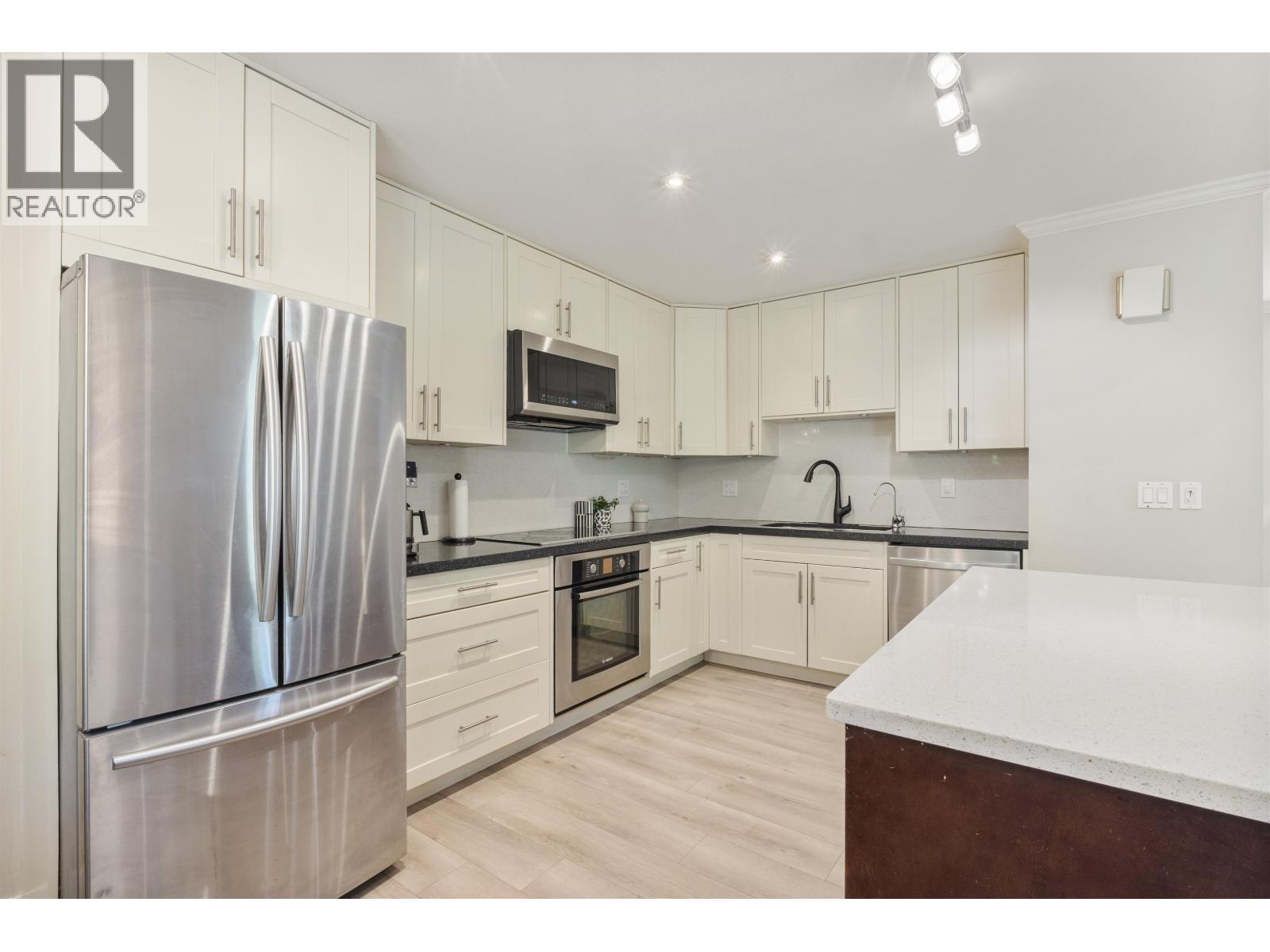1495 Lansdowne Drive, Coquitlam, British Columbia  V3E 2X4 - Photo 11 - R3161556