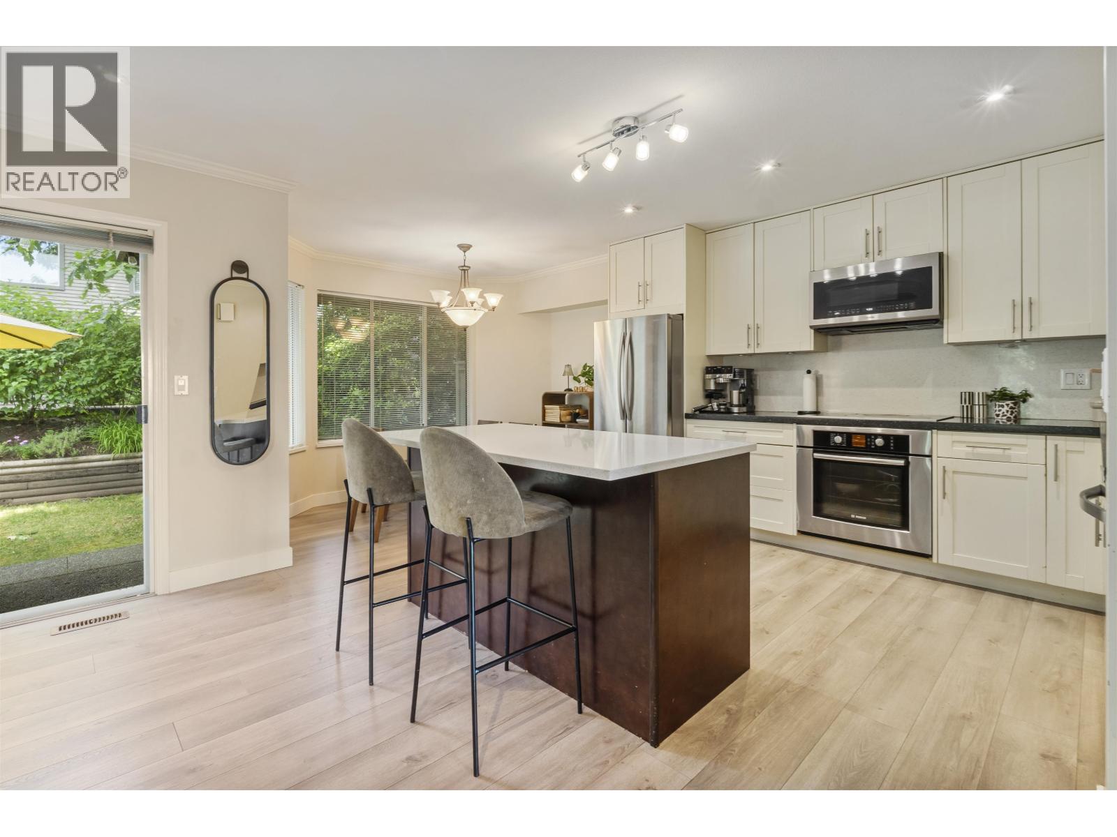 1495 Lansdowne Drive, Coquitlam, British Columbia  V3E 2X4 - Photo 8 - R3161556