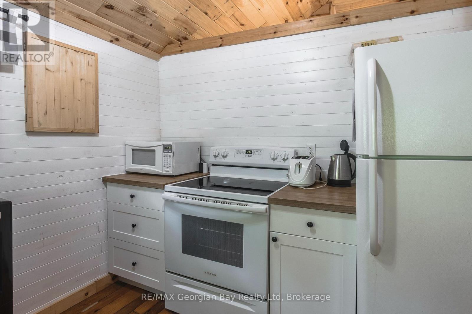 68 Tiny Beaches Road S, Tiny, Ontario L0L 2J0 - Photo 14 - S13745562