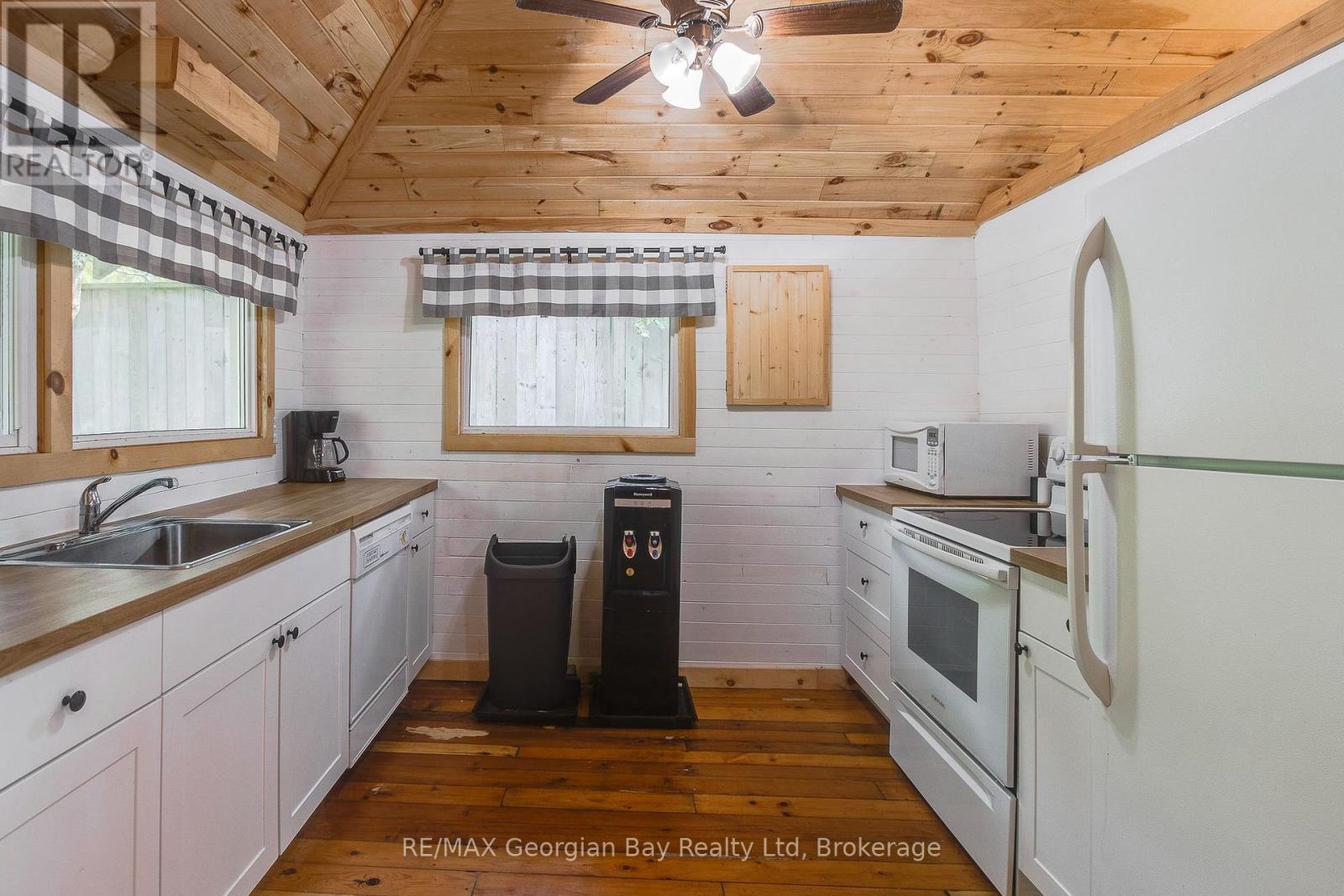 68 Tiny Beaches Road S, Tiny, Ontario L0L 2J0 - Photo 15 - S13745562
