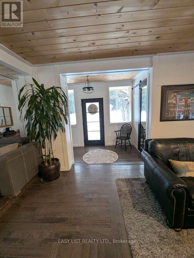 22 CAMP ROAD, McKellar, Ontario