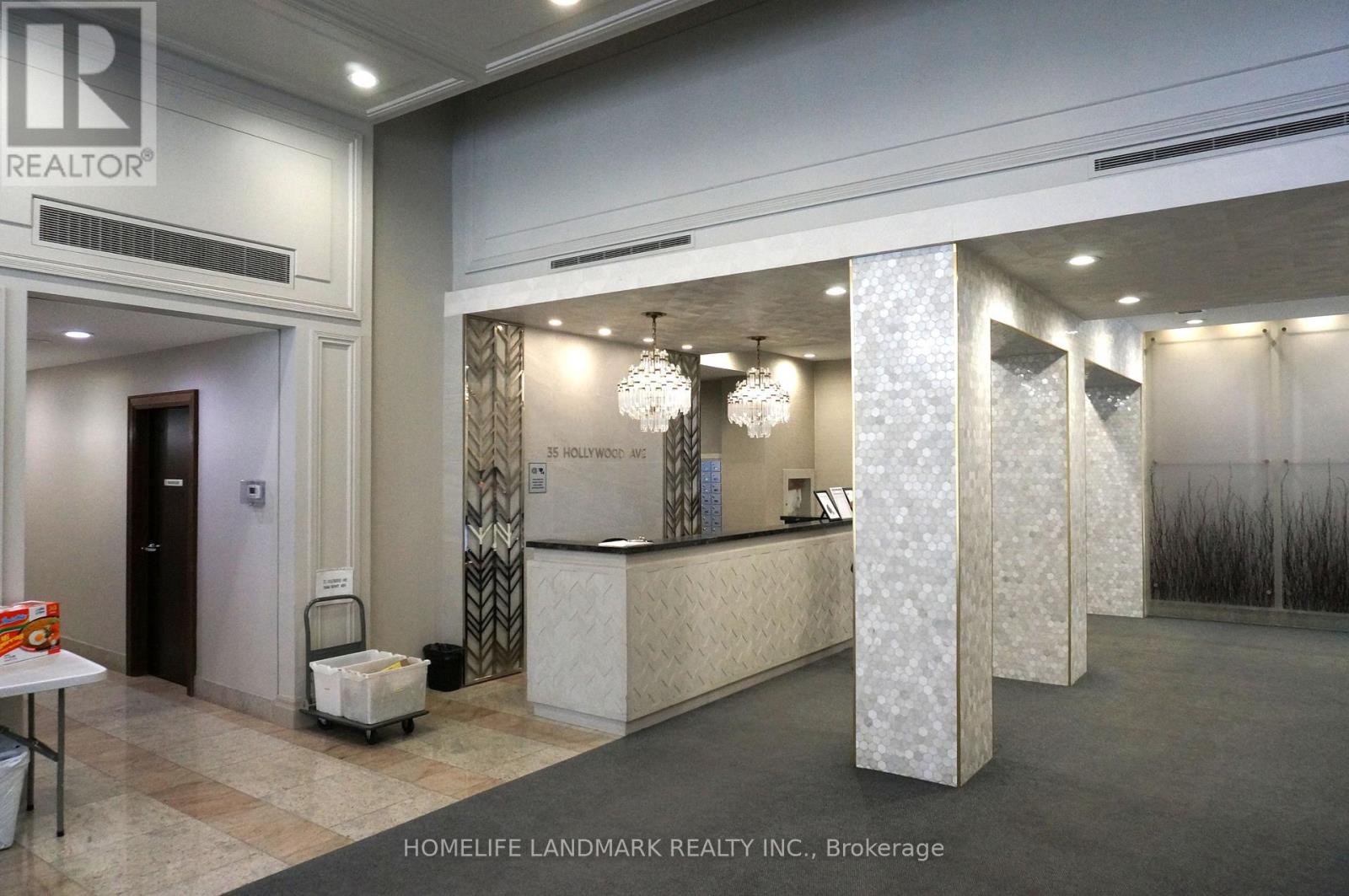 35 Hollywood Avenue, Toronto, Ontario  M2N 0A9 - Photo 4 - C13745560