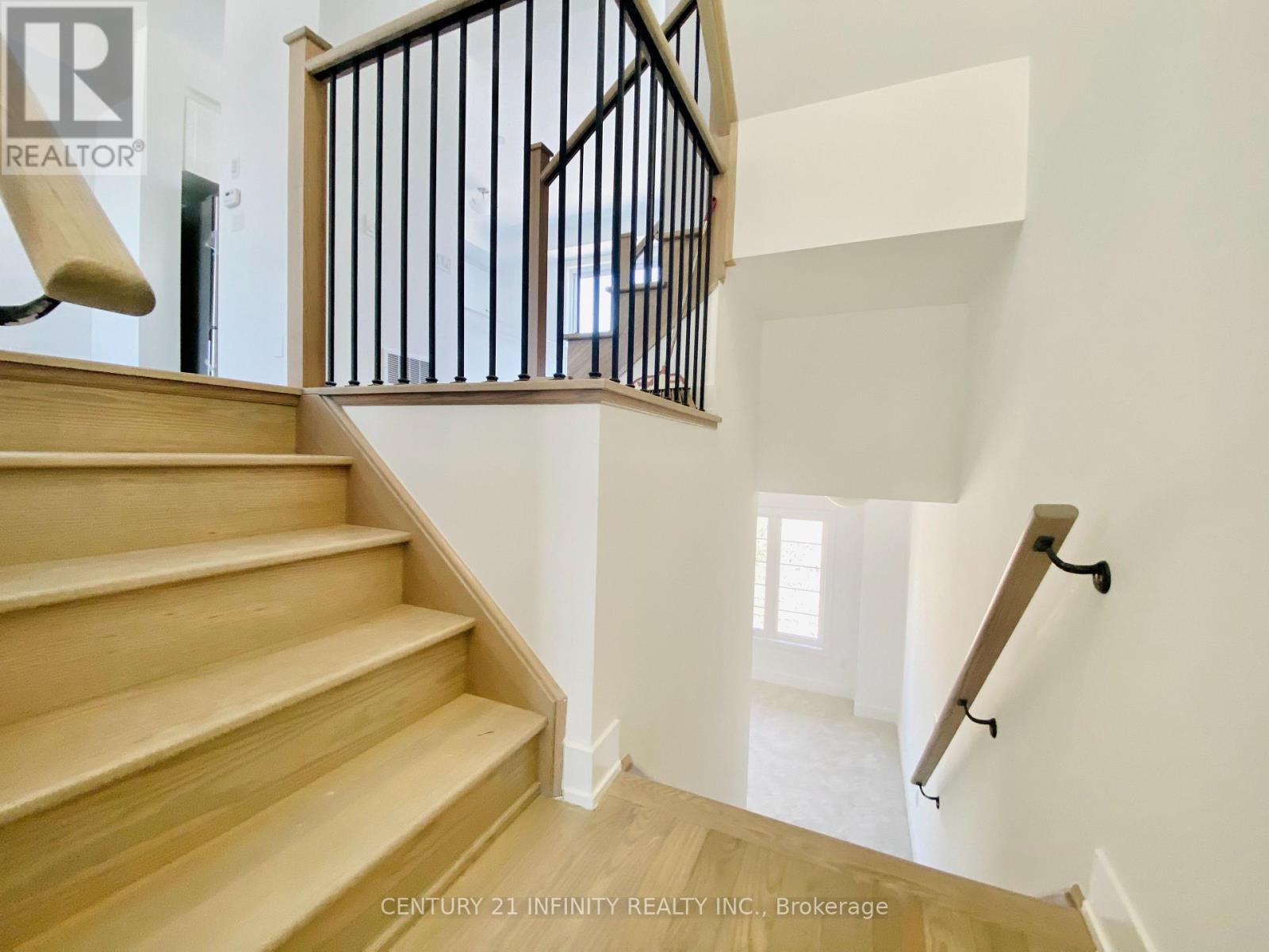 21 Elkington Crescent, Whitby, Ontario  L1P 0L7 - Photo 5 - E13745646