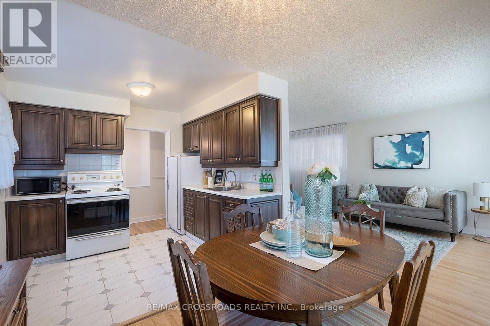 887 Brimorton Drive, Toronto, Ontario M1G 2T8 - Photo 14 - E13745556