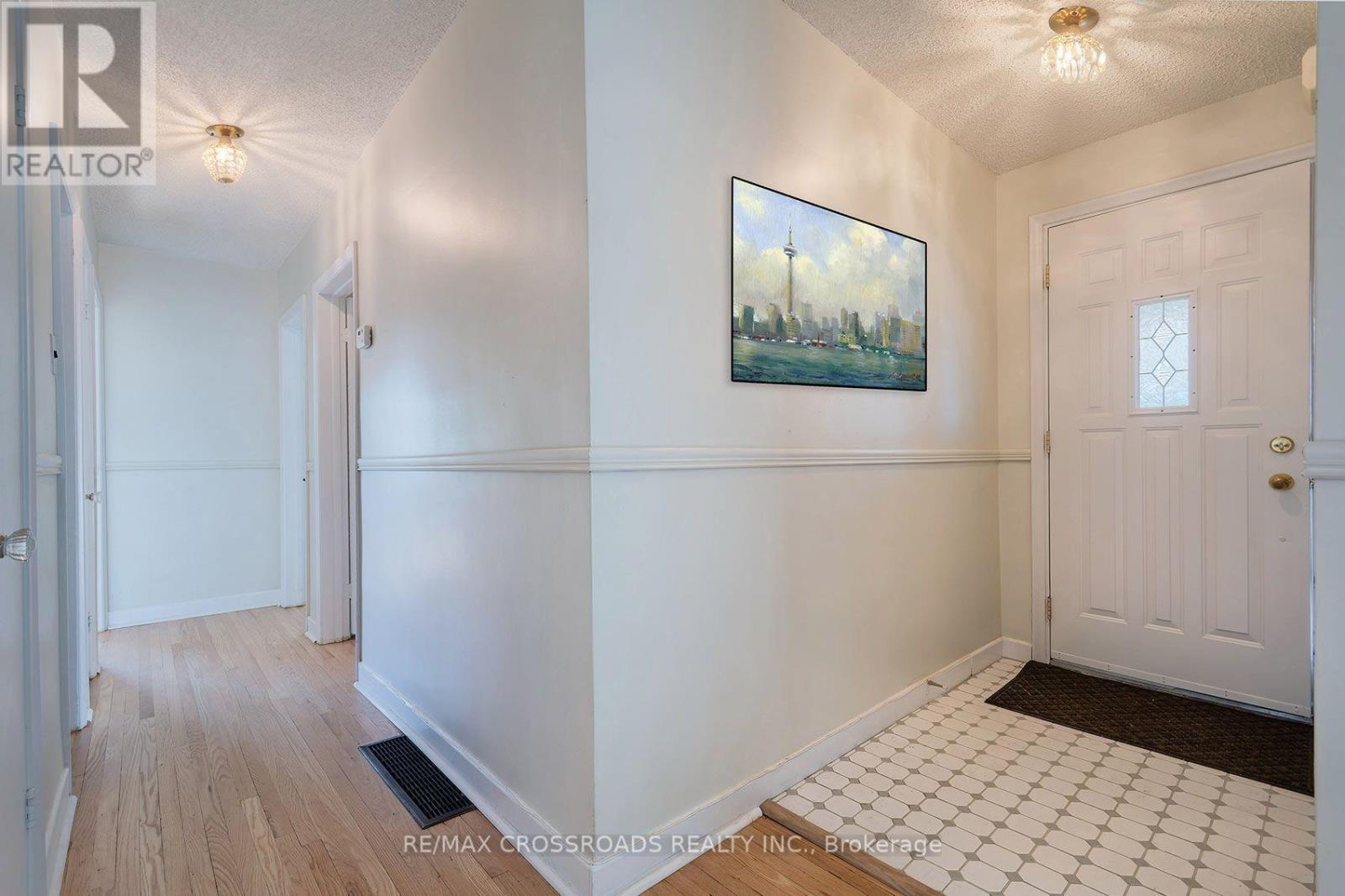 887 Brimorton Drive, Toronto, Ontario M1G 2T8 - Photo 5 - E13745556