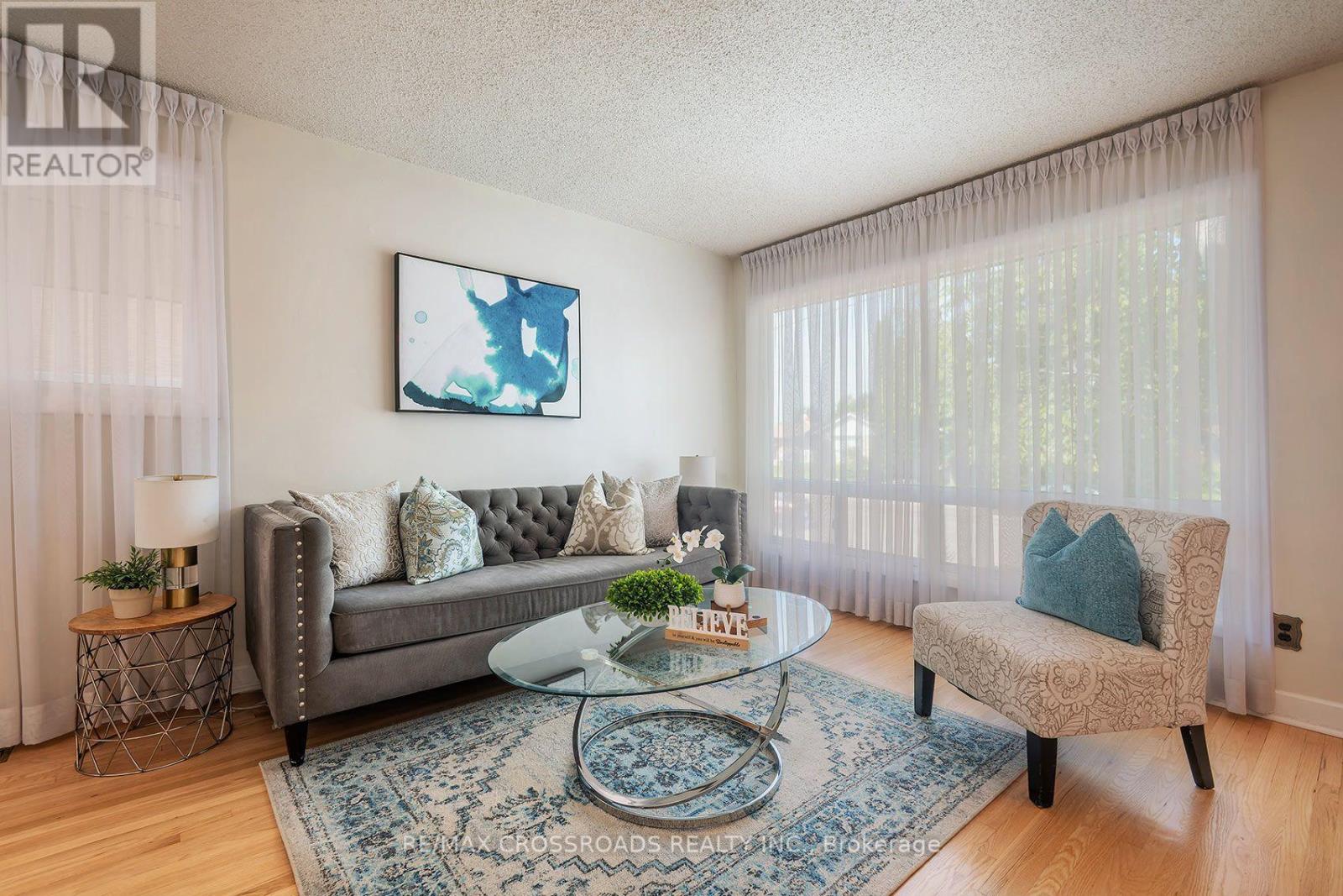 887 Brimorton Drive, Toronto, Ontario M1G 2T8 - Photo 8 - E13745556