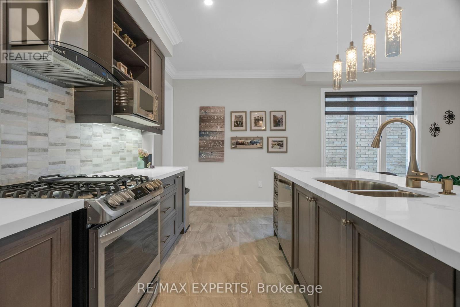92 Robb Thompson Road, East Gwillimbury (Mt Albert), Ontario  L0G 1M0 - Photo 13 - N13745590