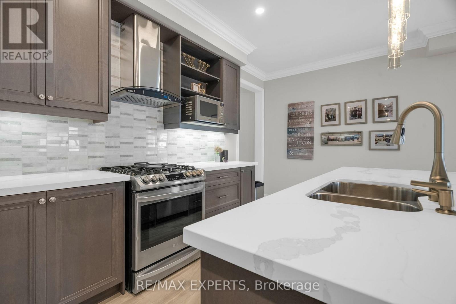 92 Robb Thompson Road, East Gwillimbury (Mt Albert), Ontario  L0G 1M0 - Photo 14 - N13745590