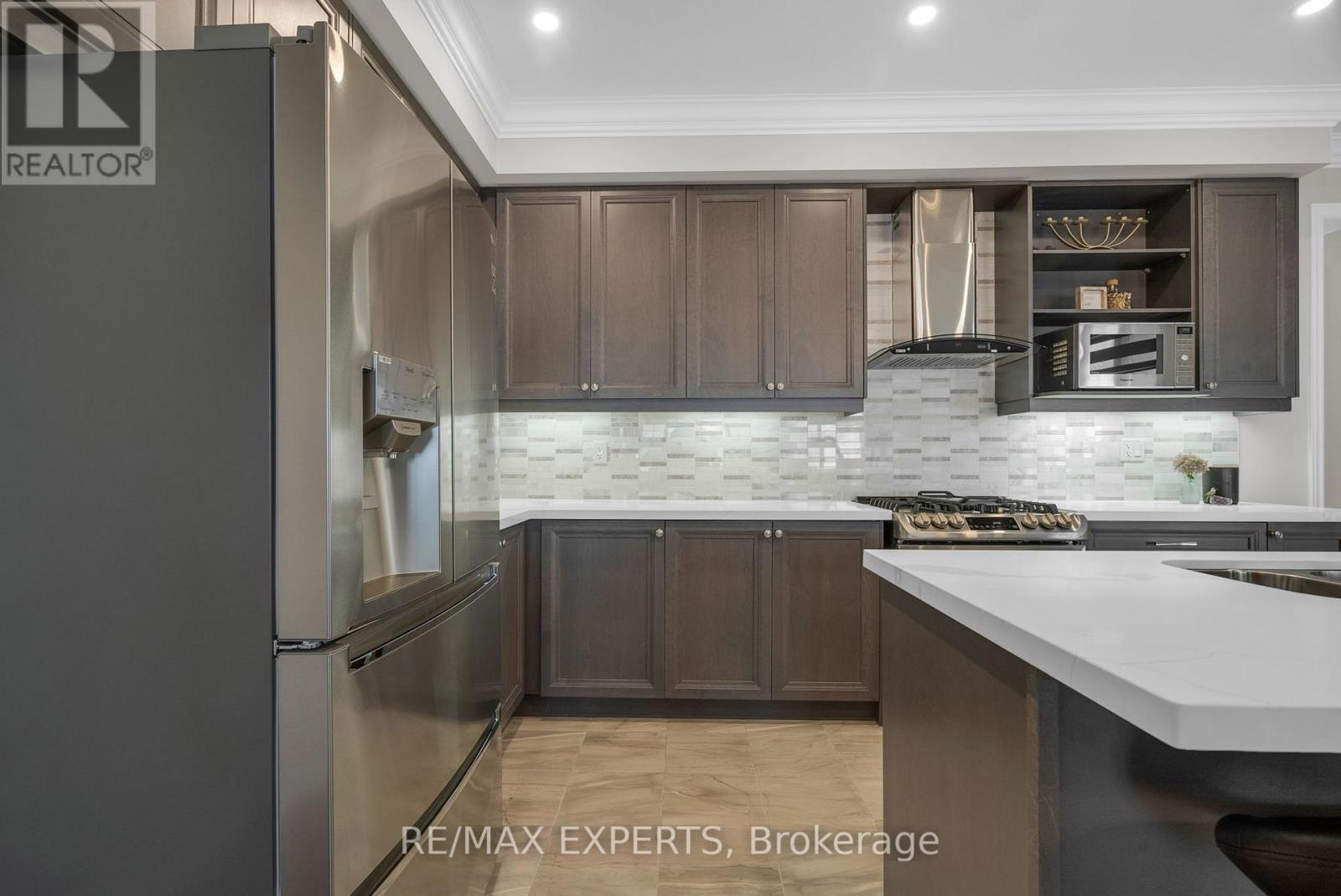 92 Robb Thompson Road, East Gwillimbury (Mt Albert), Ontario  L0G 1M0 - Photo 15 - N13745590
