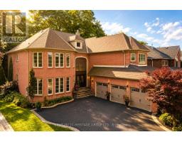 48 CARLYLE CRESCENT, Aurora, Ontario