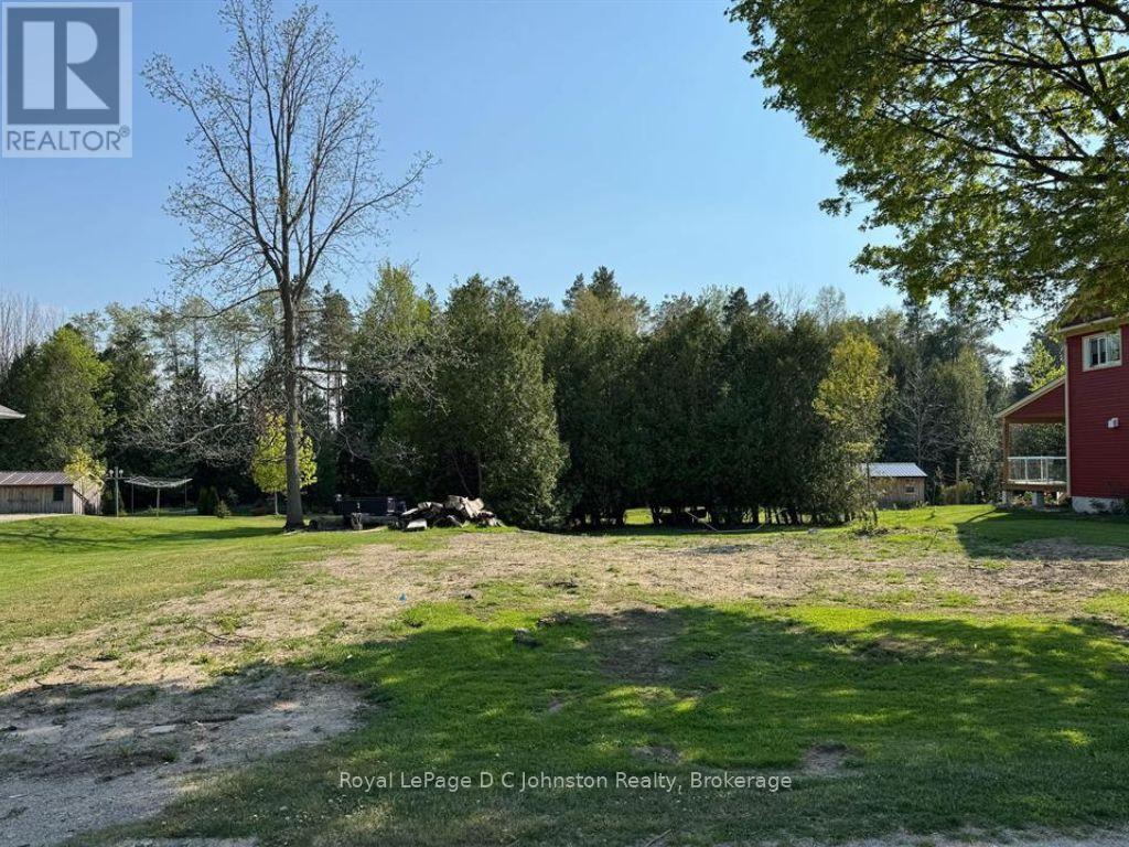 457 Clarendon Street, Saugeen Shores, Ontario N0H 2L0 - Photo 2 - X13745420