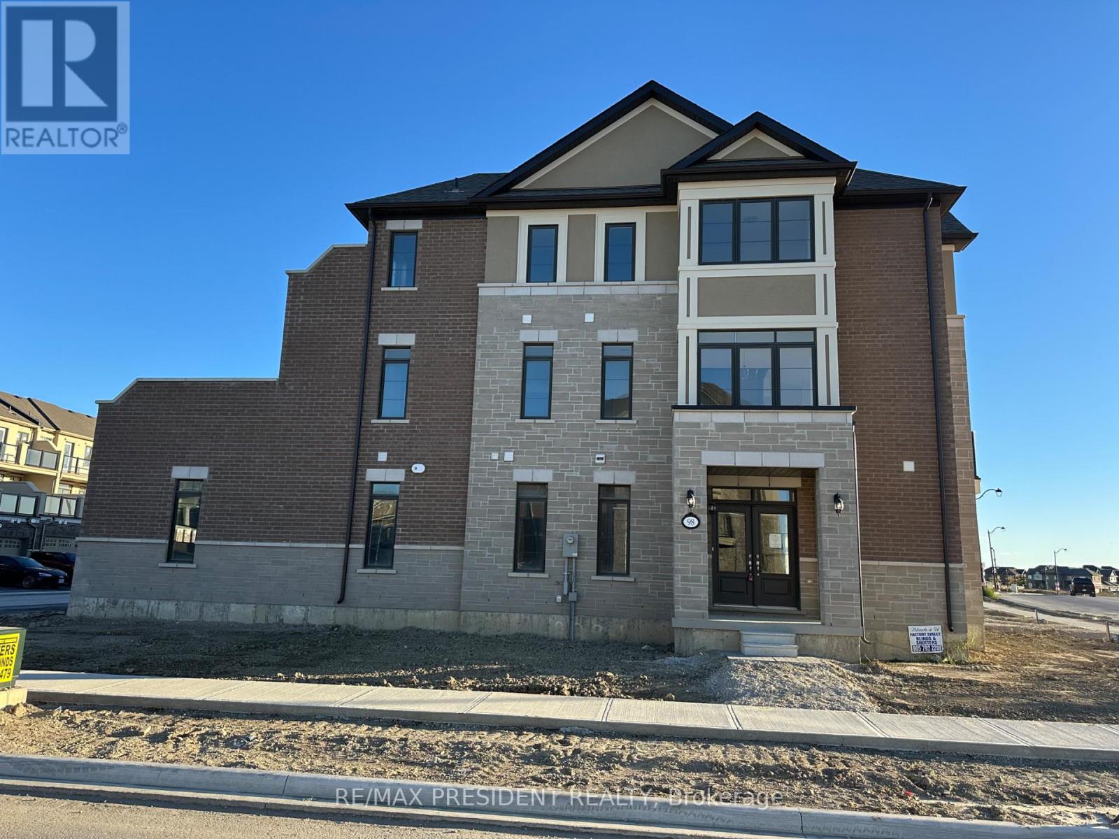 98 Claremont Road, Brampton, Ontario  L6R 4E6 - Photo 5 - W13745566