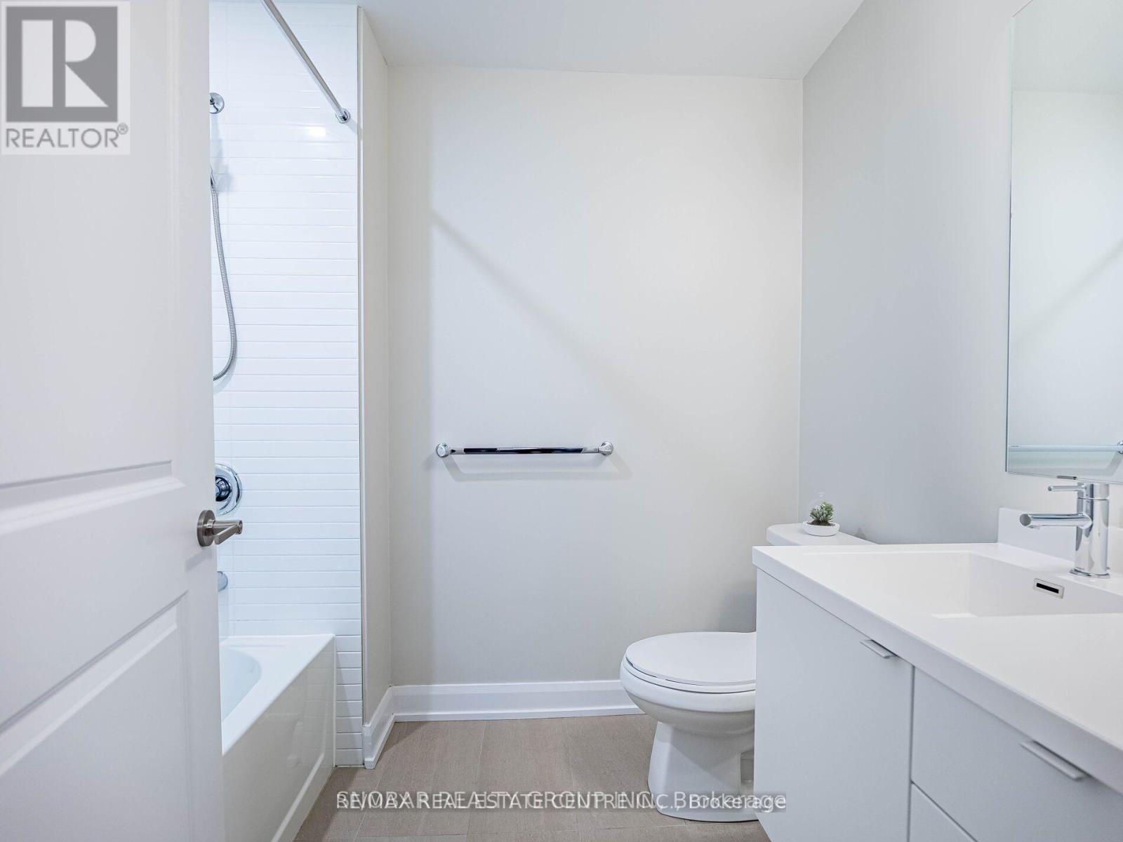 327 - 3220 William Coltson Avenue N, Oakville, Ontario L6H 7C2 - Photo 17 - W13745576